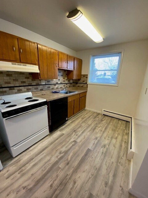 Foto del edificio - 1325 Ransom Rd
