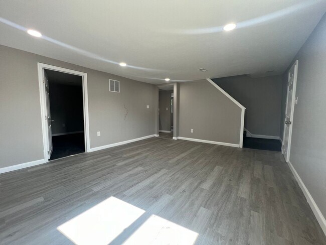 Building Photo - 3620 North Point Blvd