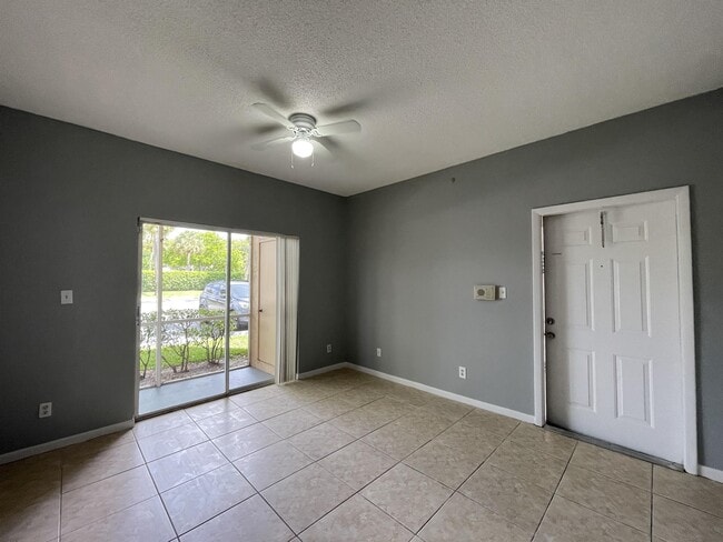 Building Photo - 840 Cypress Park Way