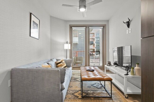 Building Photo - 390 N 2nd Ave