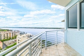 Building Photo - 1551 N Flagler Dr