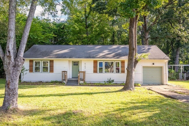 Modern 3 Bed/1 Bath Home! - Modern 3 Bed/1 Bath Home!