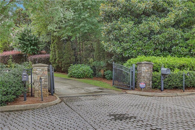 Foto del edificio - 6295 Windward Pkwy