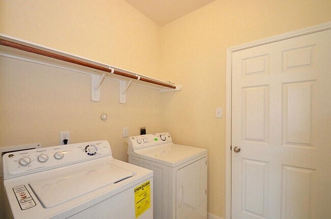 Foto del edificio - 3310 Pimlico Pine Ln