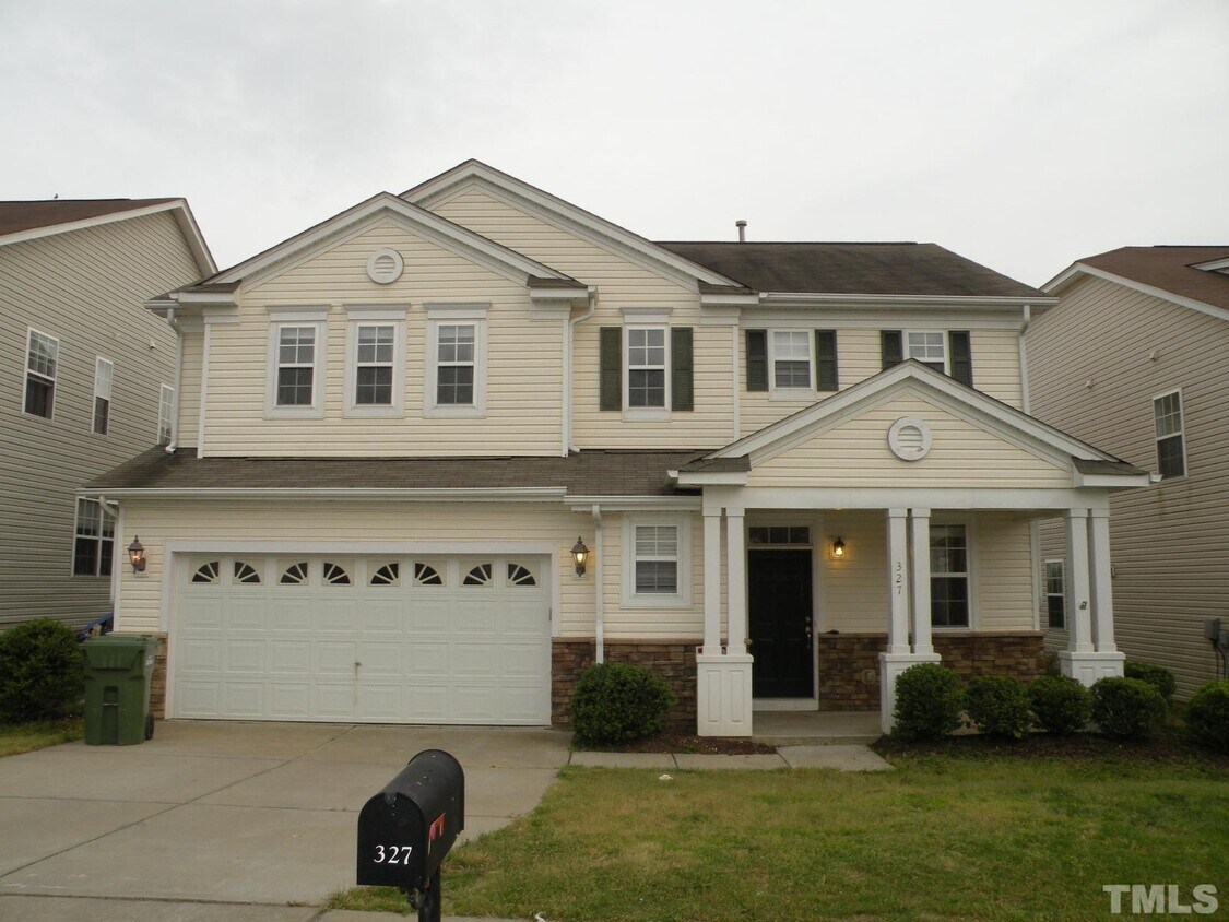 Primary Photo - 327 Larktree Ln