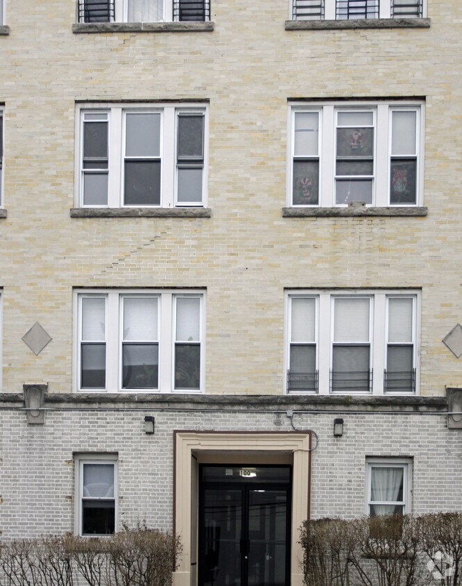 Foto del edificio - 100 Saint Andrews Pl