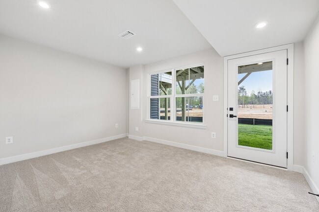 Building Photo - 473 Wild Poppy Dr