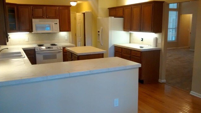 Building Photo - 3145 Nautilus Rd