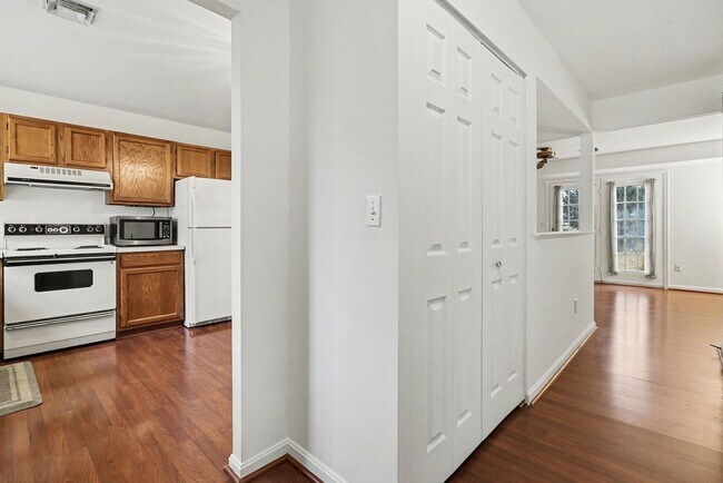 Foto del edificio - 503 Barrington Ct