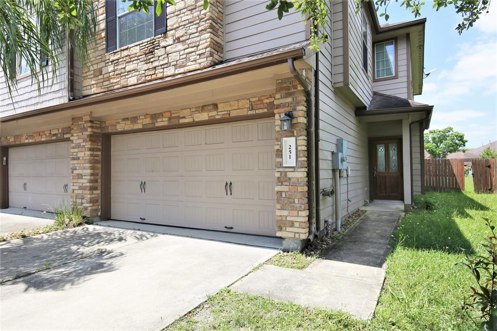 251 Drake Run Ln, League City, TX 77573 Townhome Rentals in League