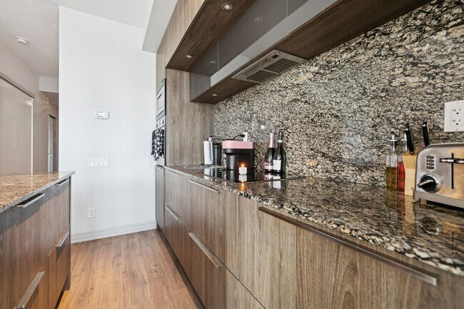 Photo du bâtiment - 88 Blue Jays Way