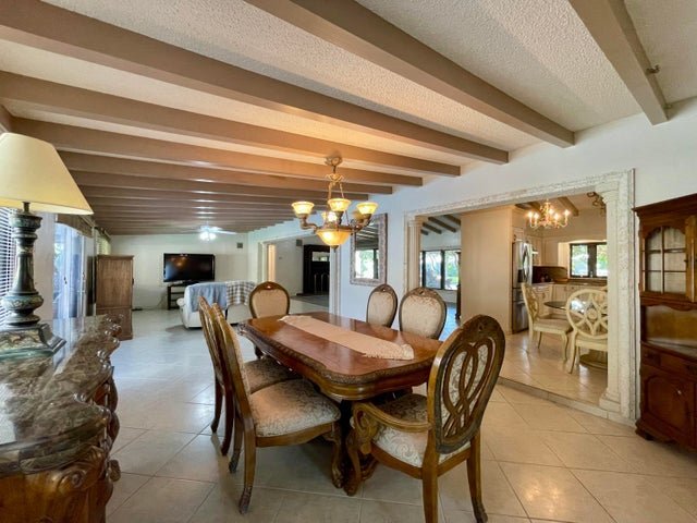 Foto del edificio - 2725 NE 27th Ct
