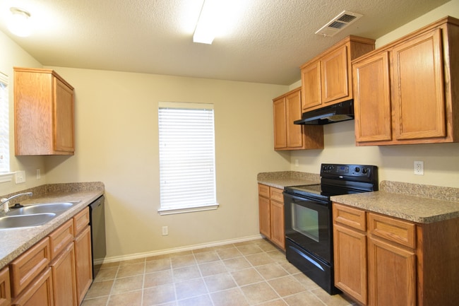 Building Photo - 3804 Ida Dr