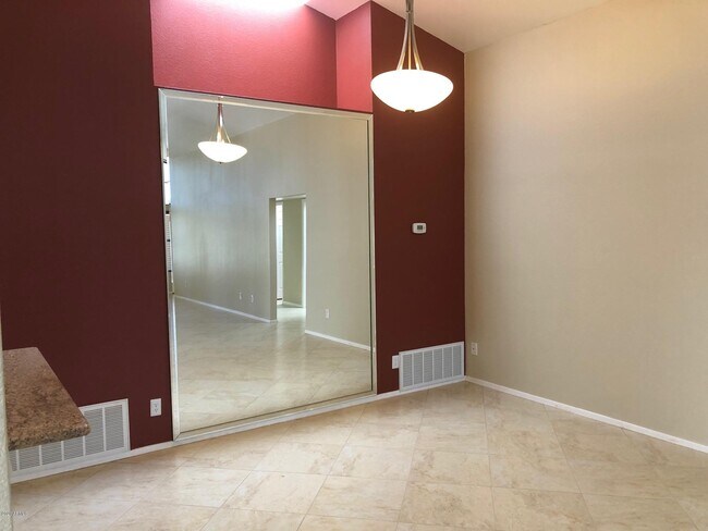 Foto del edificio - 7539 W Sequoia Dr