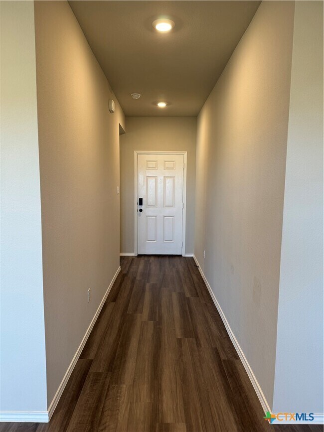 Foto del edificio - 402 Stone Vly Rd