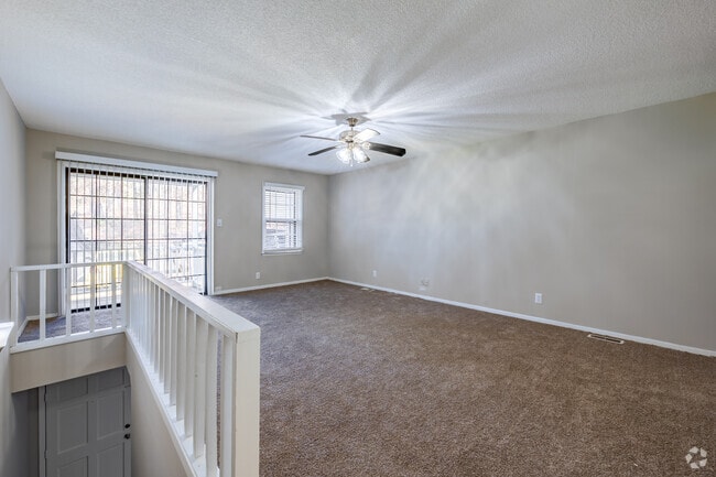 1HAB, 1.5BA - 870ft² - Skylar Pointe Apartments