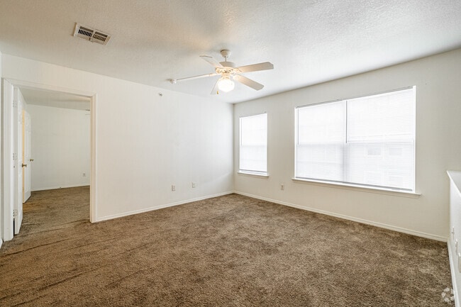 2BR, 2BA - 904SF - Living Room - Timber Ridge Apartments