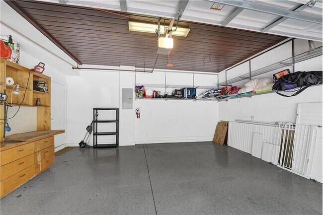 Building Photo - 2640 Ravella Ln