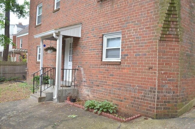 Building Photo - 8309 Greenwood Ave