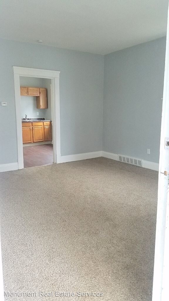 Foto del edificio - 2 br, 1 bath Apartment - 10702 Lamontier Ave