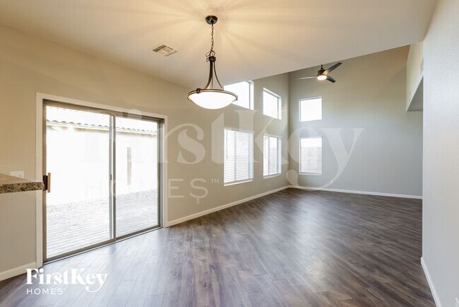 Building Photo - 2650 E Indian Wells Pl