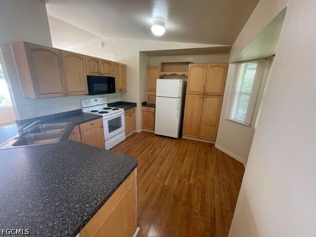Building Photo - 445 Candlewick Cir W