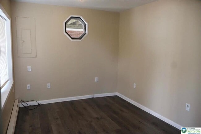 Foto del edificio - 2463 Birch St