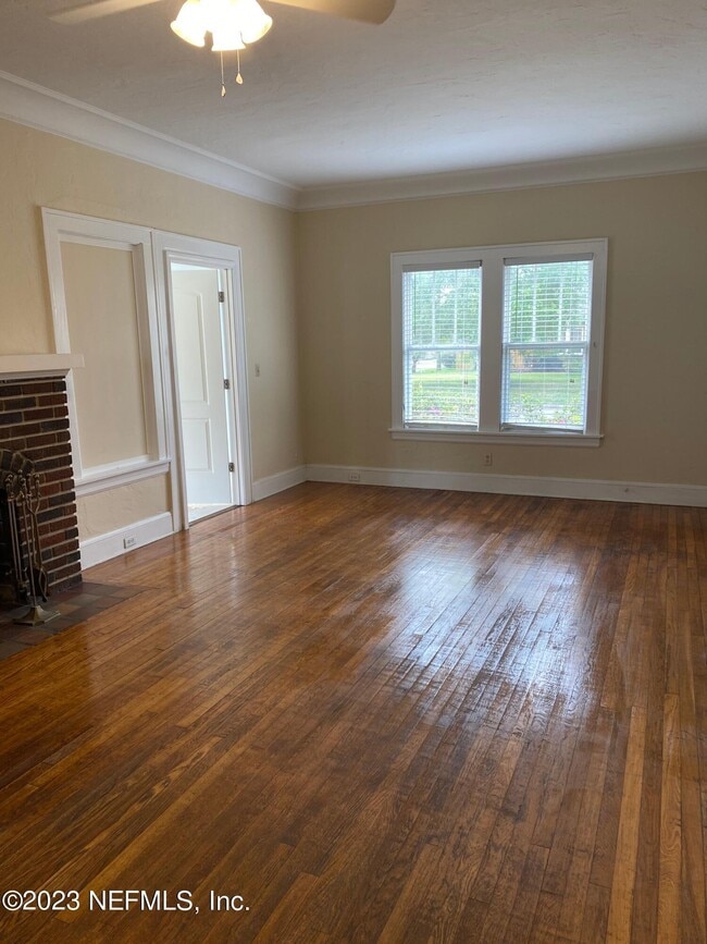 Foto del edificio - 1279 Belmont Terrace