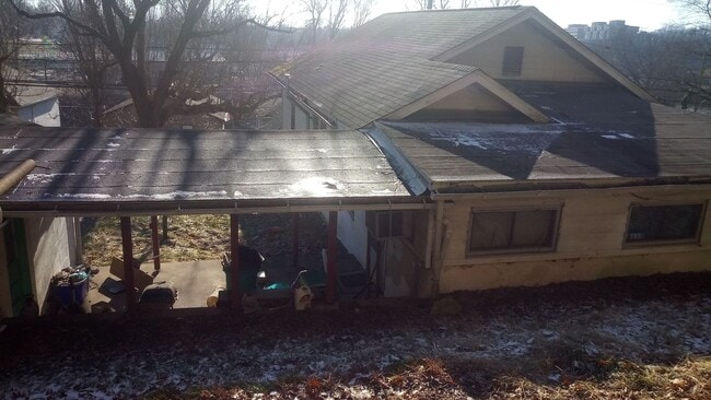 Building Photo - 2/1 Single family home!