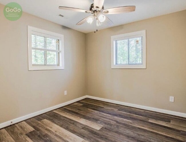 Building Photo - 306 W College St