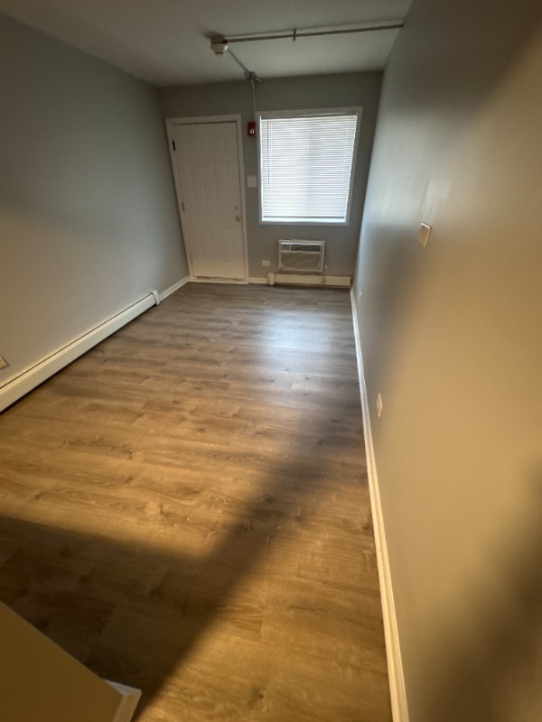 Foto del edificio - 3341 Commercial Ave