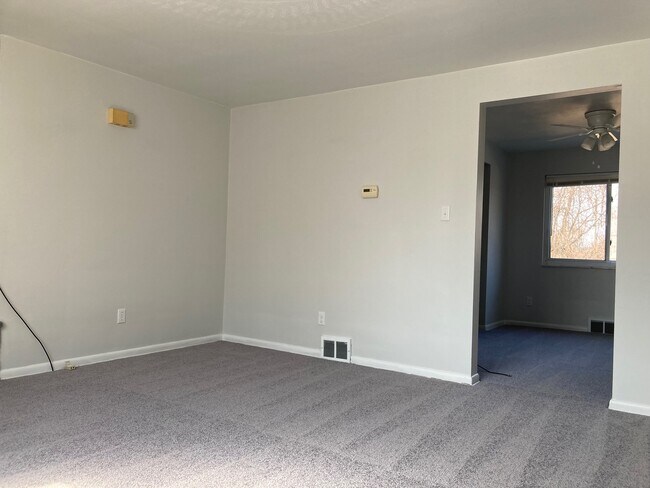 Building Photo - 105 Terrace Ct