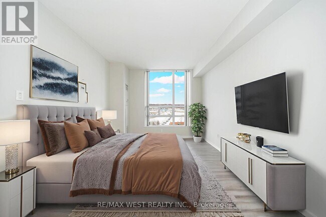 Photo du bâtiment - 7825 Bayview Ave