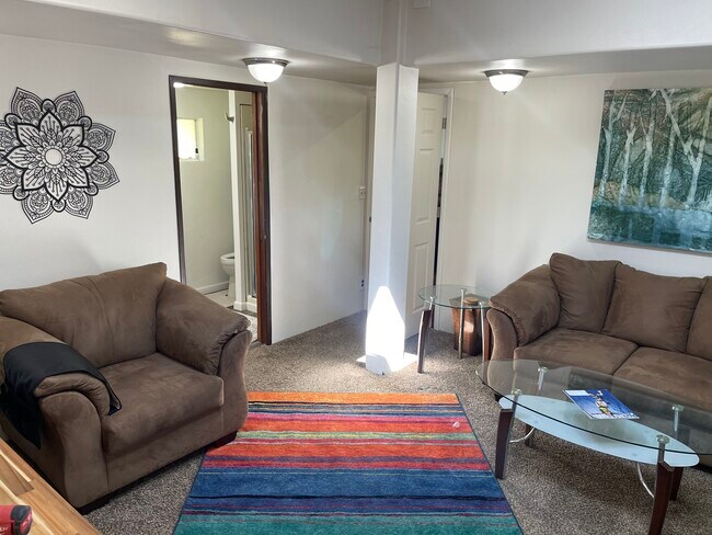 Building Photo - 900 Sandy Bend Rd