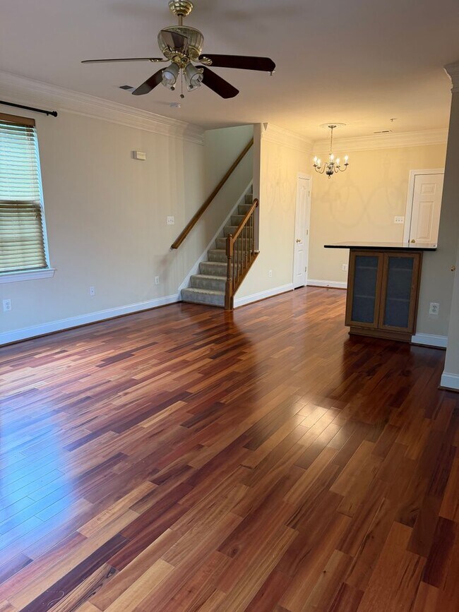 Foto del edificio - 908 Orchard Ridge Dr