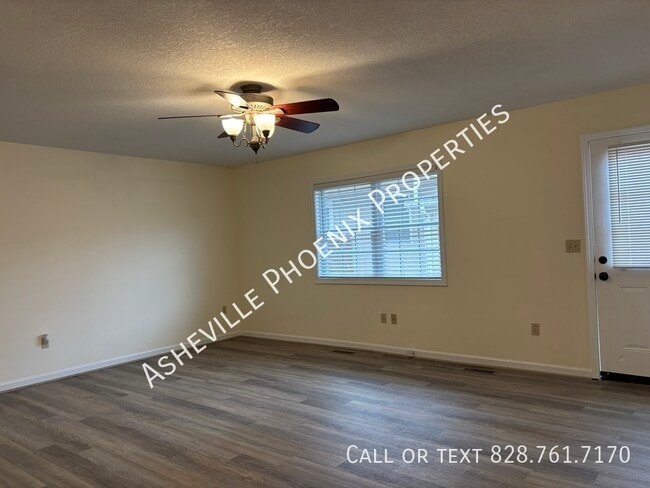 Foto del edificio - 148 Laurel Loop