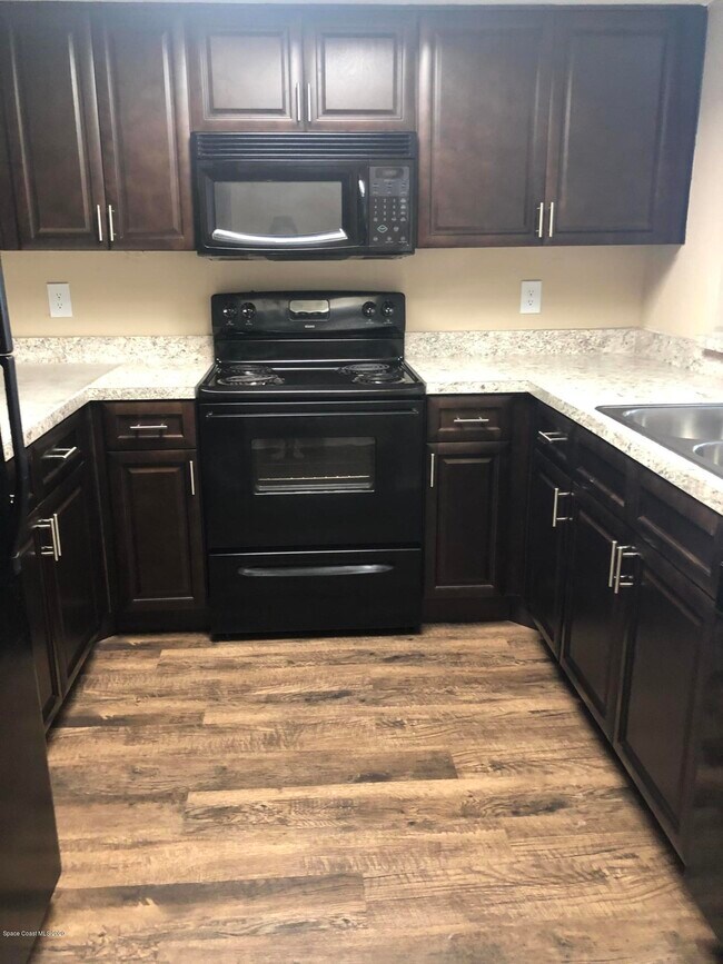 Foto del edificio - 2917 Regency Dr