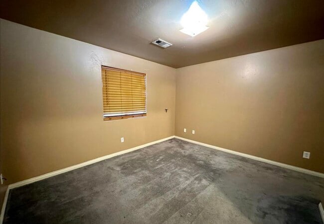 Building Photo - 130 8th St