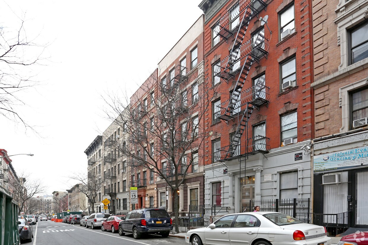 Building Photo - 513 W 159th St