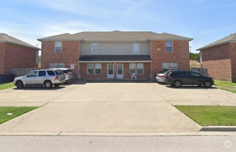 Building Photo - 3702 Malibu Ln