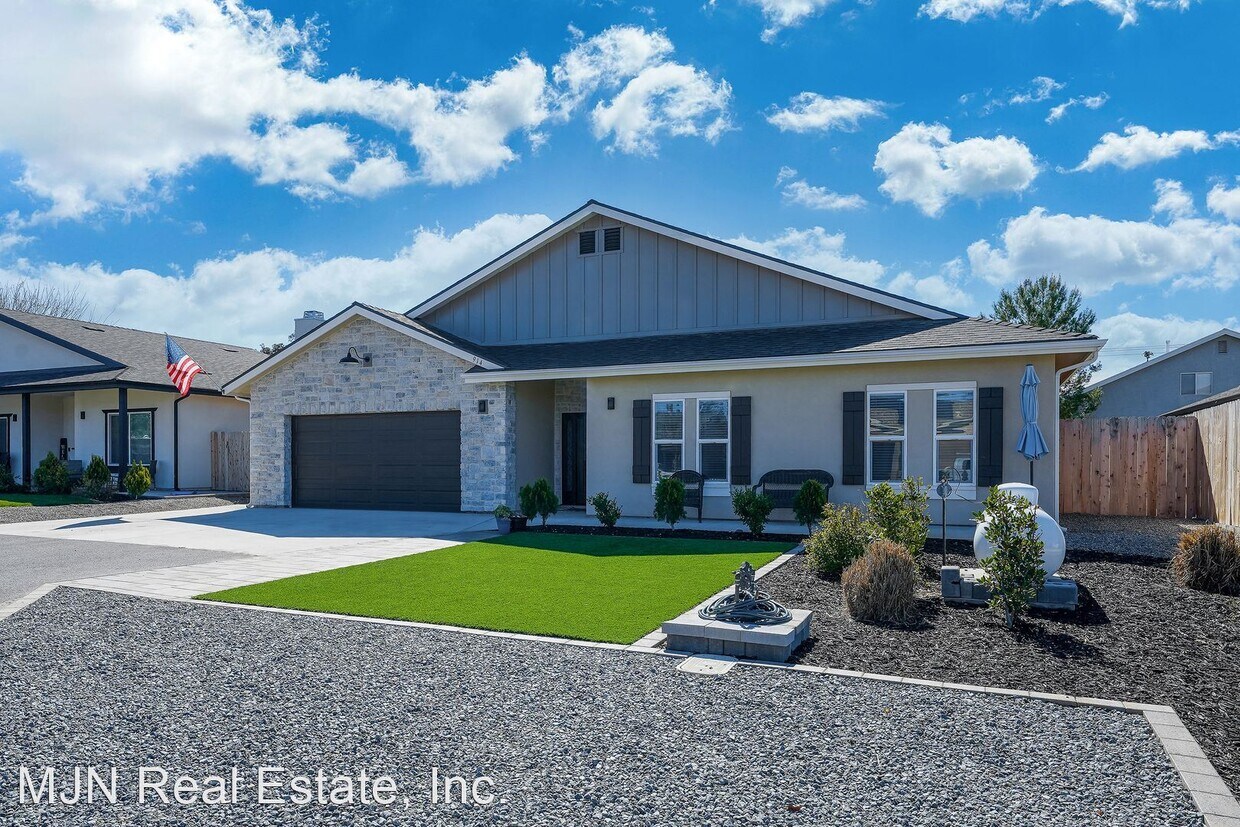 Foto principal - 4 br, 2 bath House - 914 Passion Place
