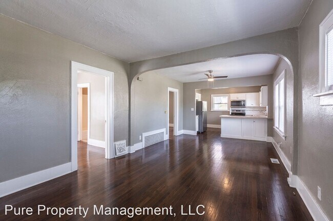 Building Photo - 2 br, 1 bath House - 674 N 48th St