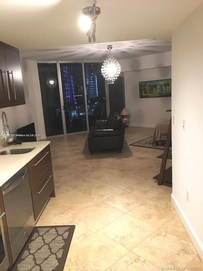 Foto del edificio - 475 Brickell Ave