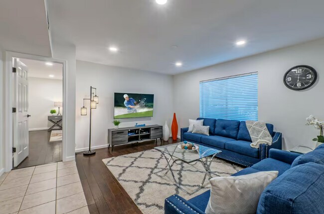 Foto del edificio - 5825 E Justine Rd