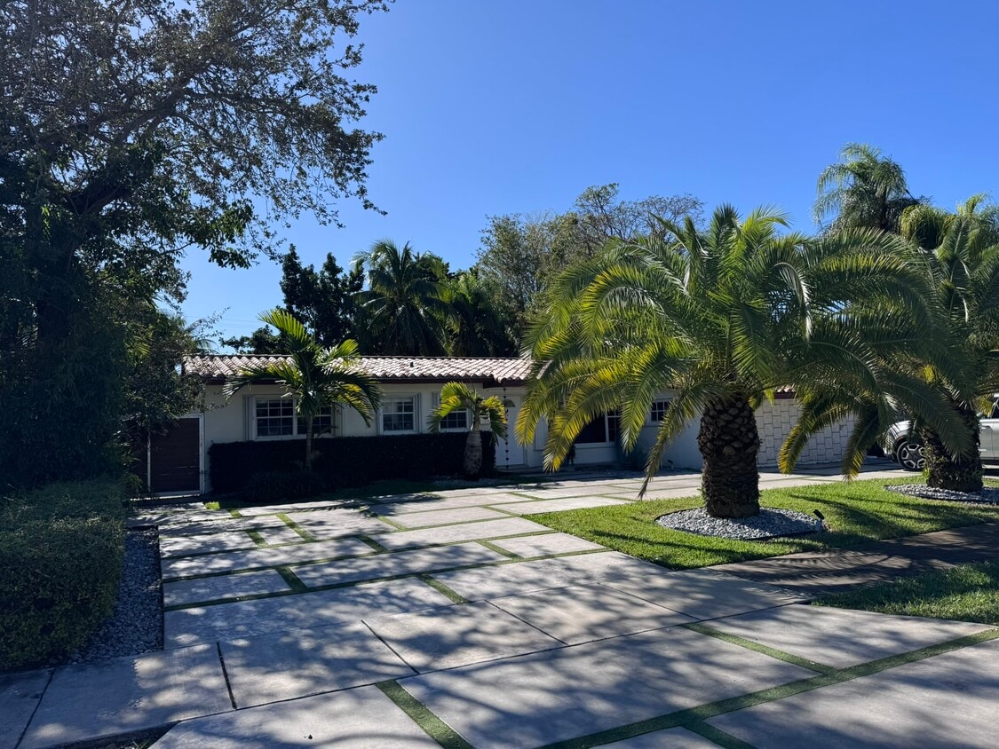 Photo - 9910 SW 73rd St (Miami, FL)