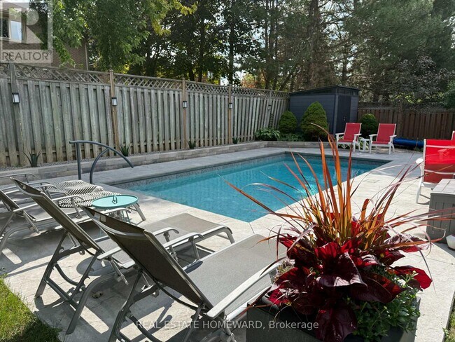 Photo du bâtiment - 1530 Scollard Crescent