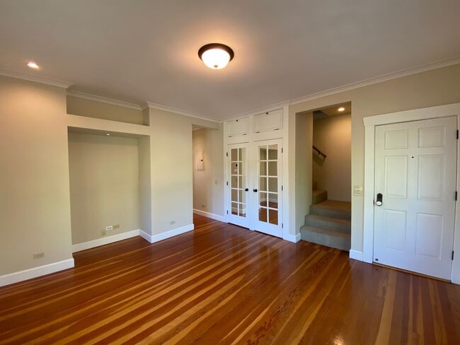Building Photo - Enchanting 1-Bedroom, 1-Bath Oasis with Stunning Views