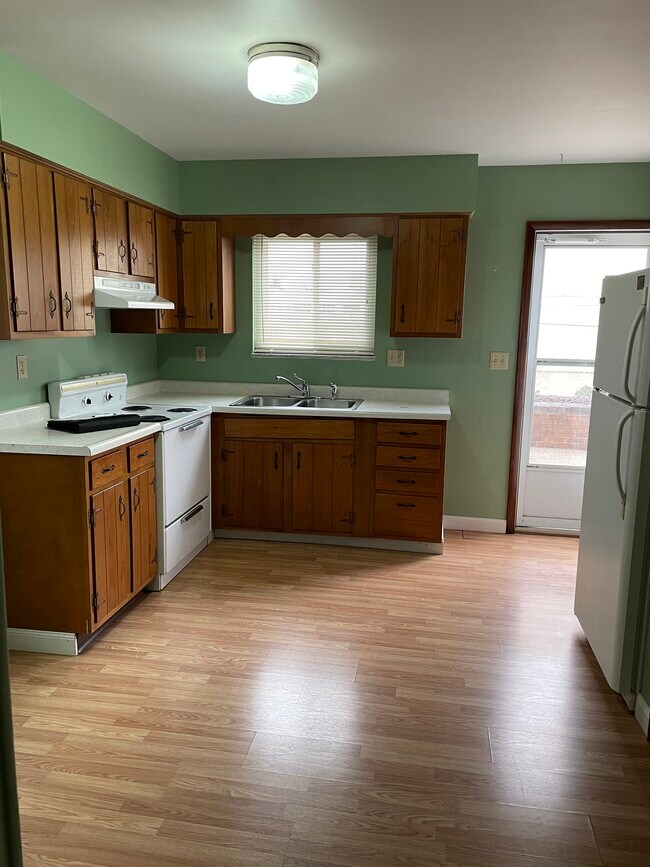 Building Photo - Ellen Lane Apartments