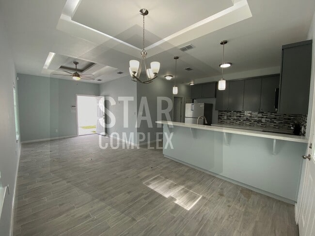 Building Photo - 4725 Mulberry Ave