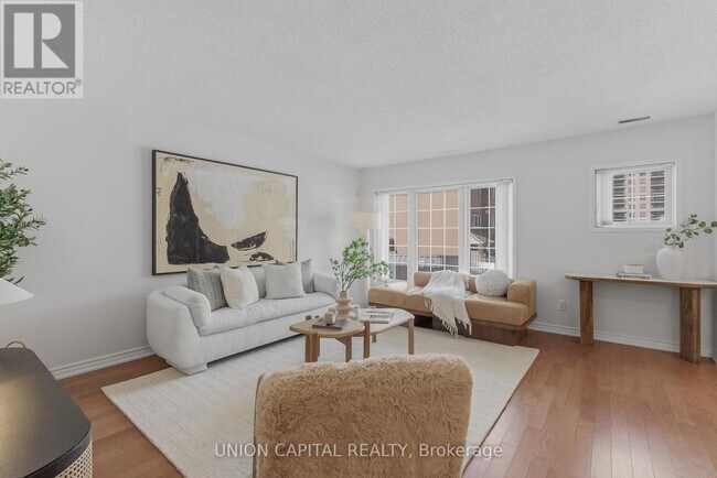 Photo du bâtiment - 1400 The Esplanade N